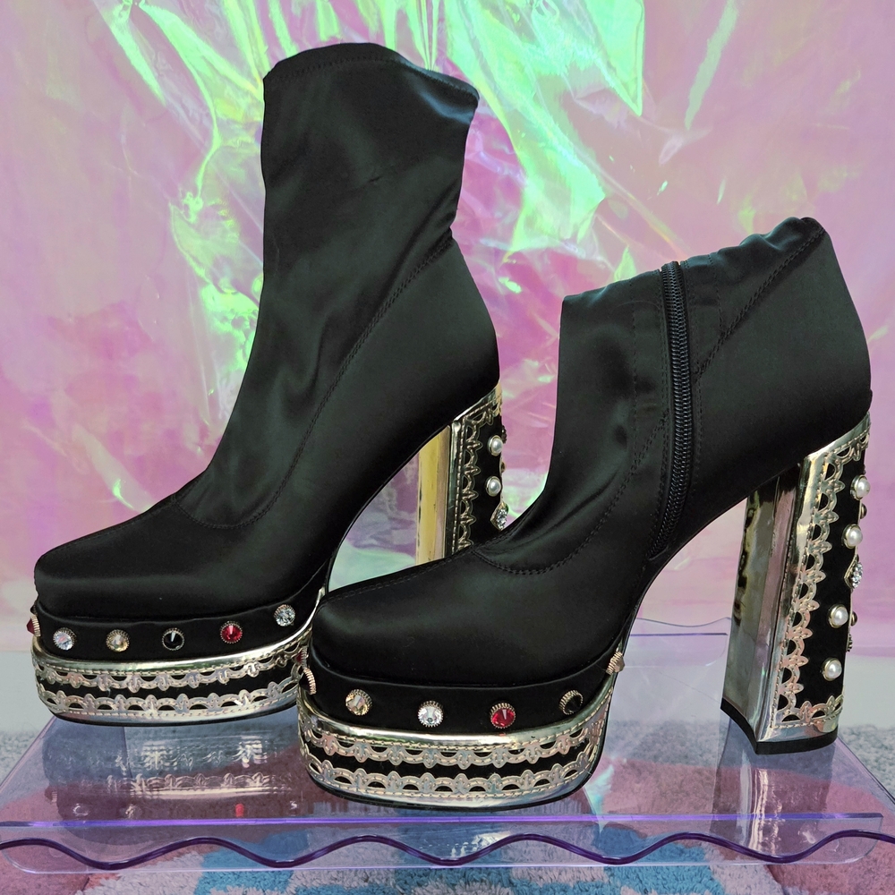 *SOLD* Azalea Wang Notice Me Chunky Bootie  - size 9